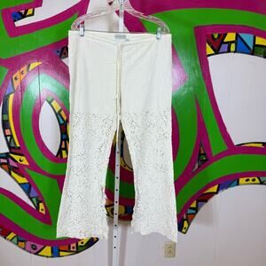Tamara Catz, Ivory Lace Pants. Size 6. In good used condition! Super cool lace!